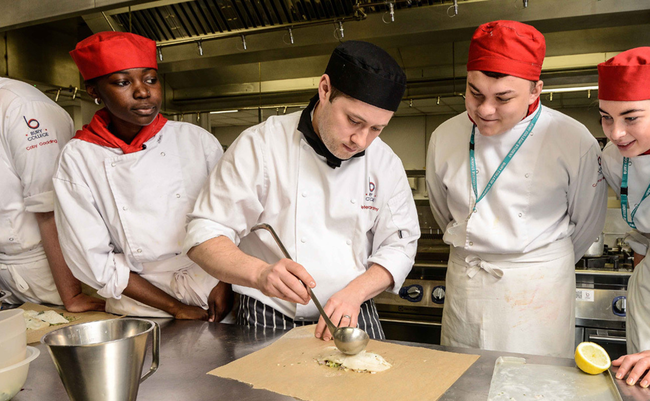 Catering demonstration to a group of students