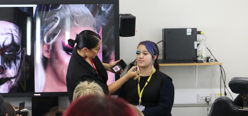Media make-up demonstration