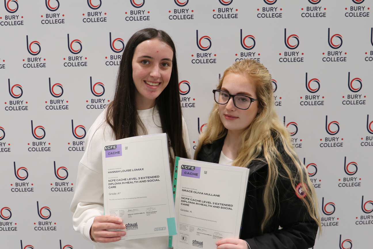 Hannah Lomax celebrates Results Day success