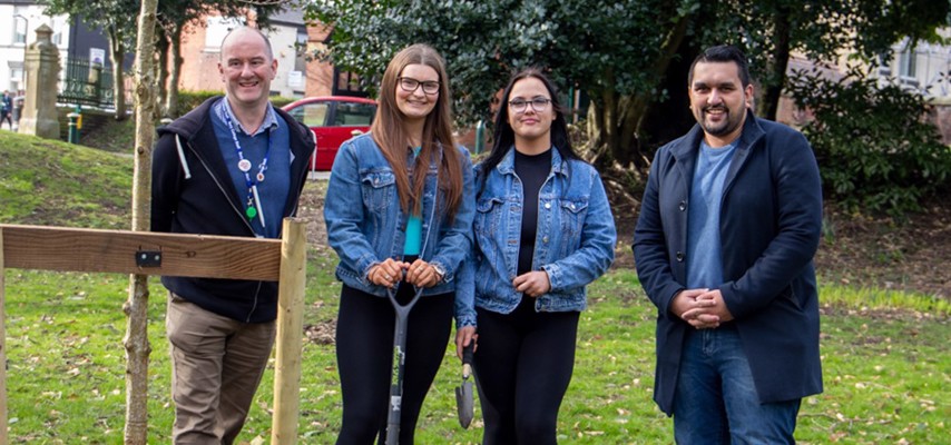 Students at the Jubilee tree planting