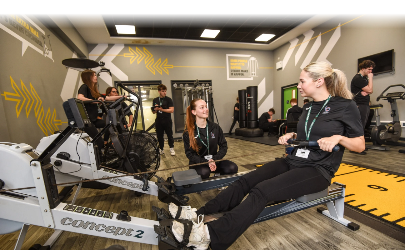 sports students working out in the gym