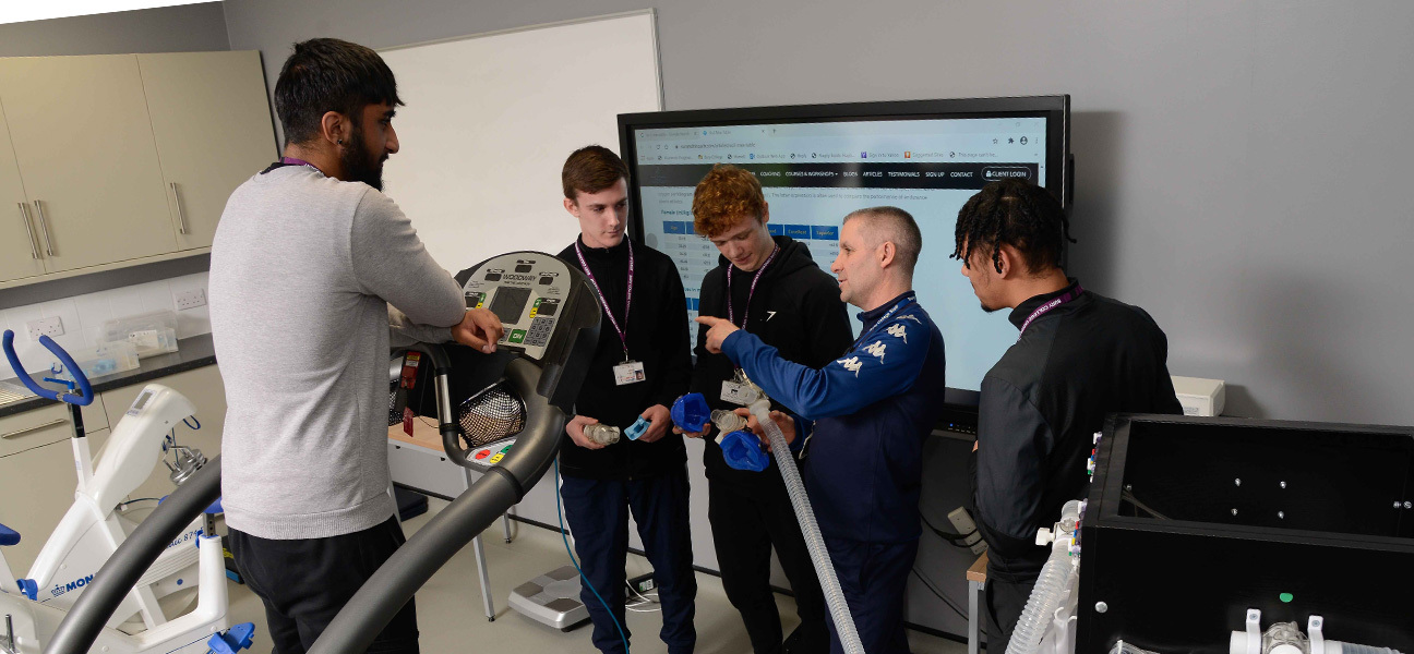 Sports students using the fitness laboratory