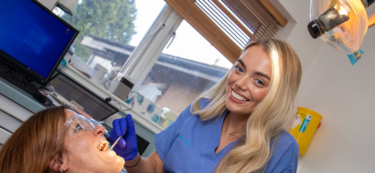 Dental Apprentice (1000276366) Live Apprenticeship Vacancies Bury